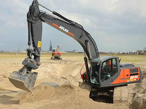 ATLAS Large Excavator  225 LC Crawler