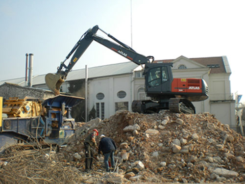 ATLAS Large Excavator 260 LC Crawler